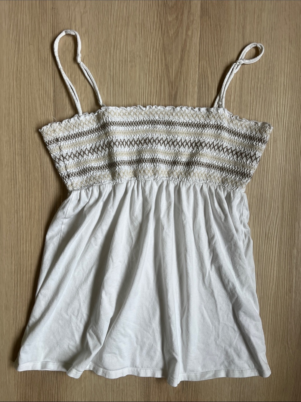 American Eagle Y2K Babydoll Women's White Smocked Spaghetti Strap Tank Top - Picture 2 of 5